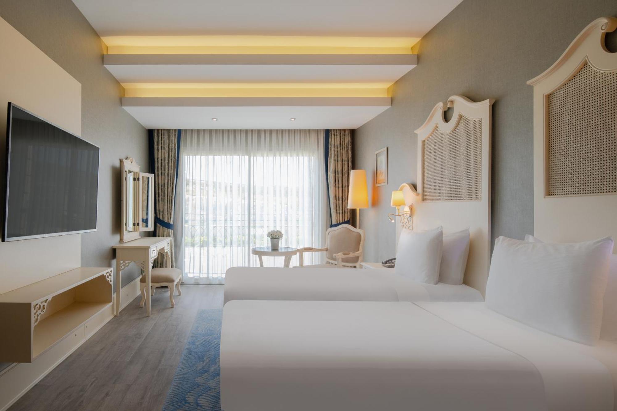 Dolce By Wyndham Cesme Resort 4*